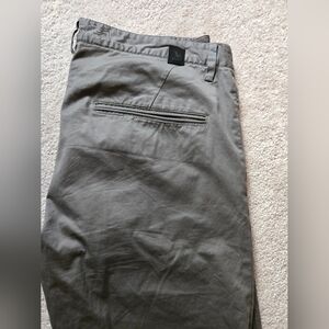 Vuori All Ways Chino Men's Chino Pants Color: Shale Size: 36